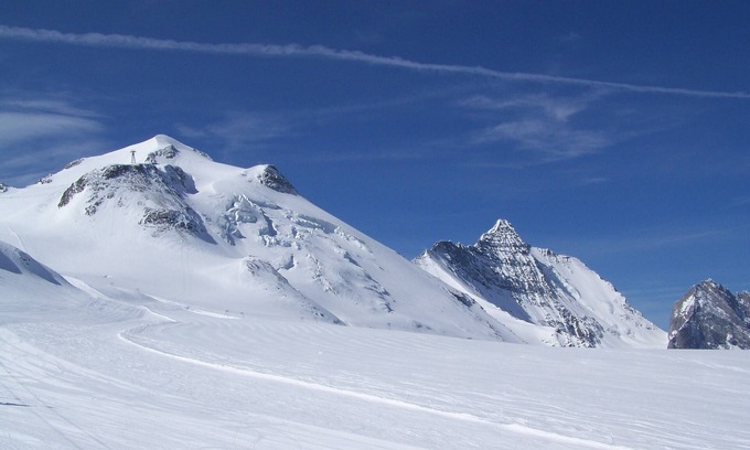 Val Claret Apartment | Tignes Val Claret ski-in ski-out Studio cabin 3/4 people at 2150m