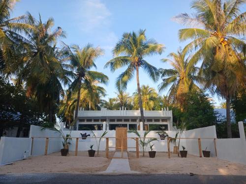 Rote Island Apartment | Tiky Nemberala Apartments and Villa
