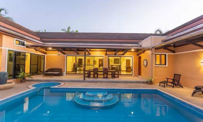 Chalong Villa | Tim buktu 4BR Jacuzzi WalkVillaMarket170