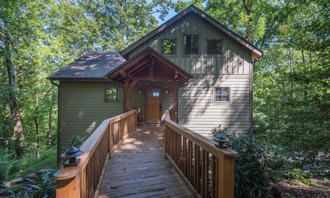 Old Fort House | Timber Hideaway | Pet-Friendly Timber Frame Home with Hot Tub & Views!