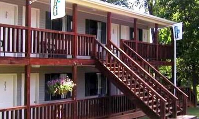 Jamestown Cabin | Timber Pointe Resort