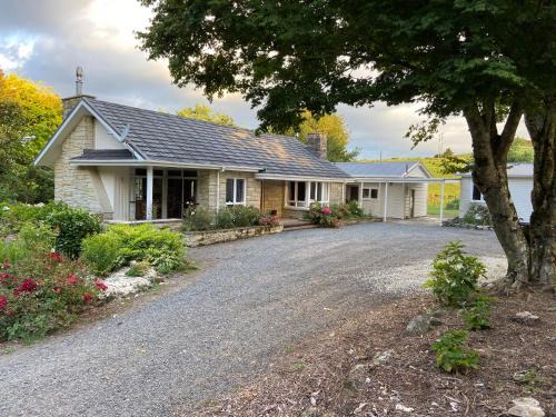 Waimiha House | Timber Trail Farmstay
