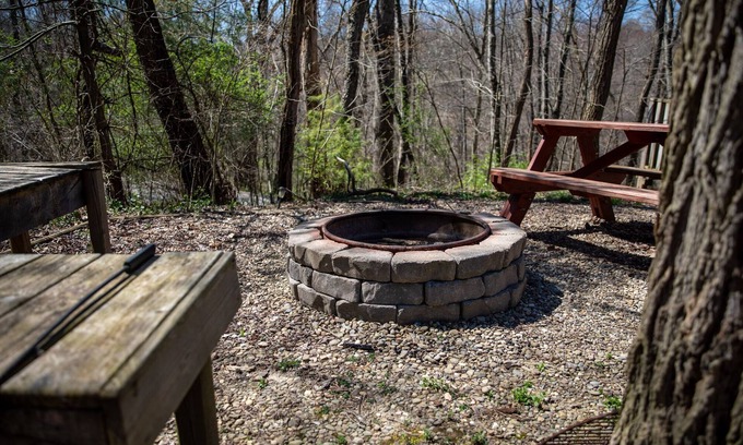 Old Washington Cabin | Timberline Cabins - The Birmingham Cabin, WiFi, Pets, Hot Tub, Fireplace