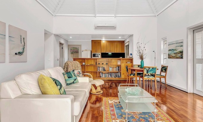 Semaphore Apartment | Time and Tide Hideaway A Spacious Beachside Escape