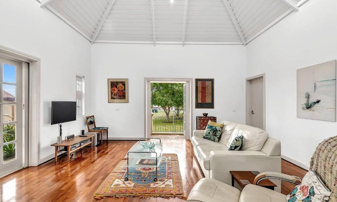 Semaphore Apartment | Time and Tide Hideaway - A Spacious Beachside Escape