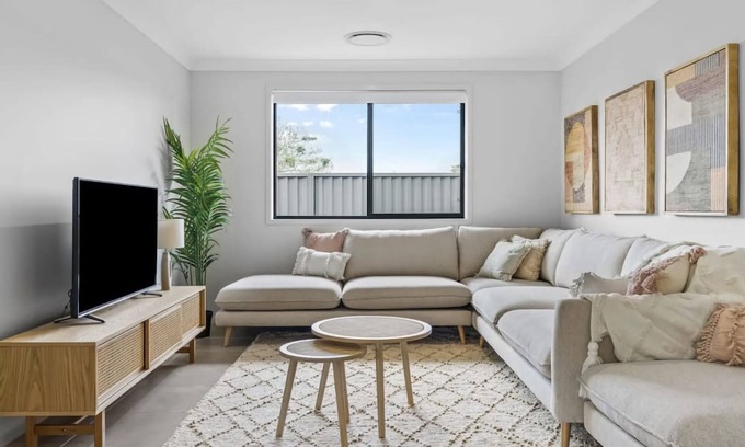 Cessnock House | Time Out Beautifully decorated new home