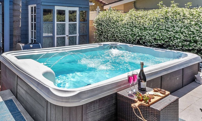 Alamitos Beach House | Timeless Charm by the Coast – Vintage Beach Bungalow