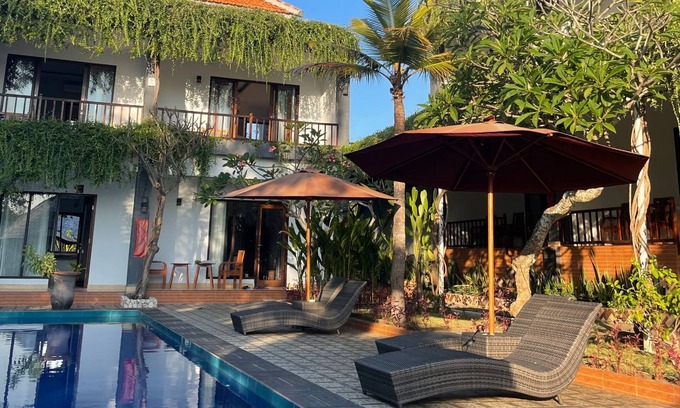 Sampalan Villa | Tinggian Hill Retreat