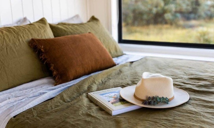Shooters Hill Cabin | Tiny Daisy Summary: R