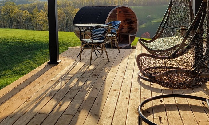 Baker Cabin | Tiny Escape w/dry sauna & mountain views