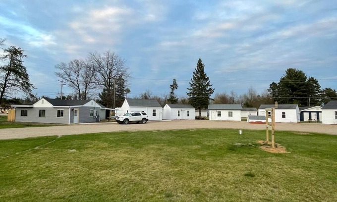 Harrison Cabin | Tiny Excursion Cabin 5 - Michigan Moonlight