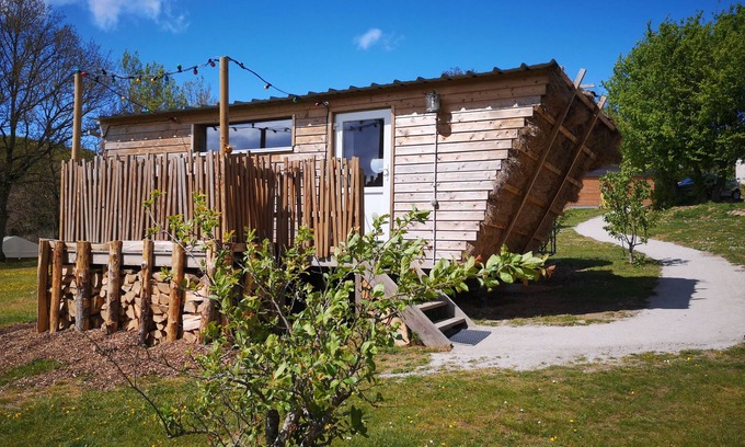 Saint-Leonard-des-Bois Bed & Breakfast | Tiny House Heart of Grinding Wheel