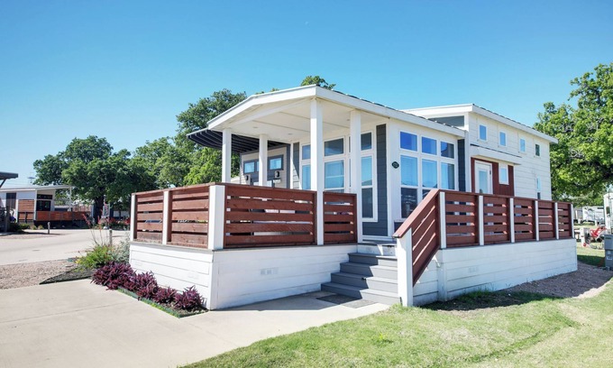 Austin House | Tiny Home for 4 in a Resort Community.