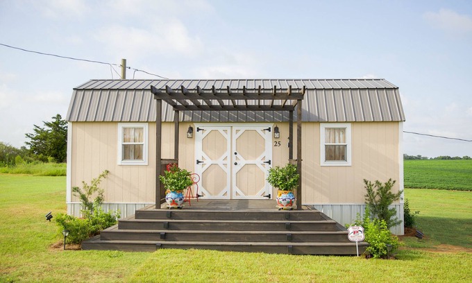 Slocomb Cottage | Tiny Home in the country