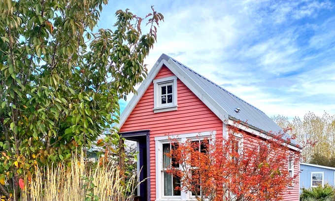 Point Roberts Cabin | Tiny home just steps from South Beach!