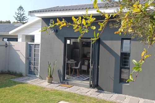 Port Elizabeth House | Tiny Home on Broadway