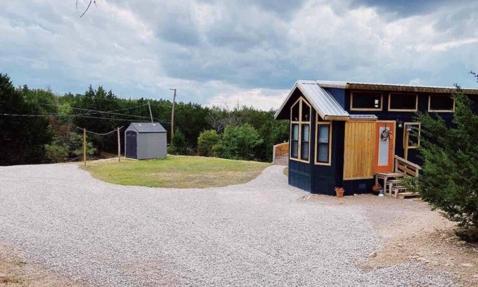 Dennis House | Tiny Home - Peaceful and Secluded