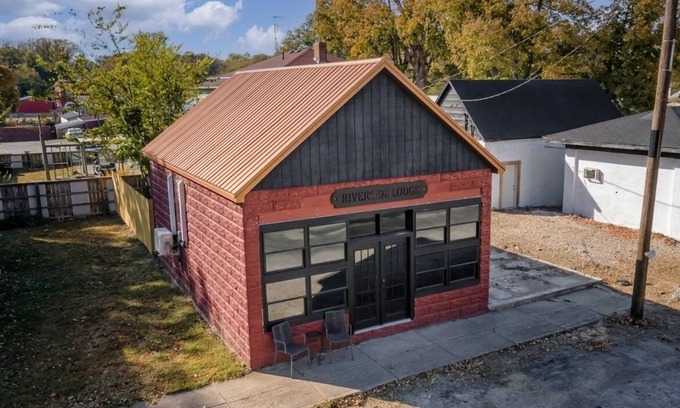 Elizabethtown House | Tiny home, River View near Shawnee Forest, hiking and boating Ohio River