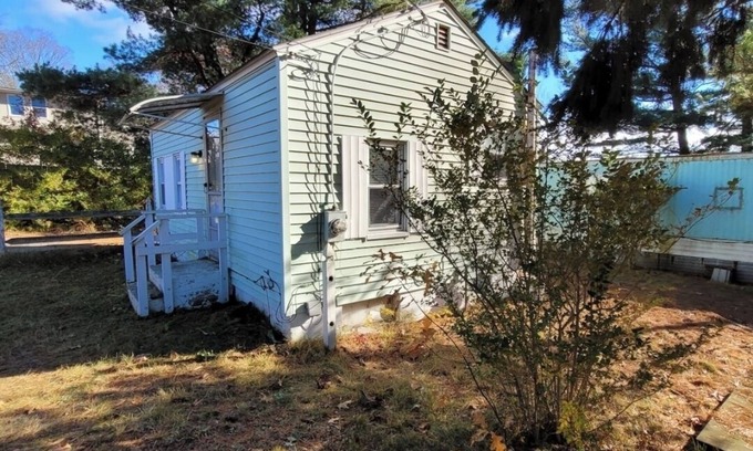 Indian Orchard House | Tiny Home with AC and WiFi in lovely Ludlow