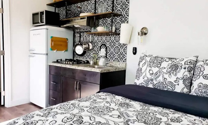 Estrella House | Tiny Home with Wi-Fi 3 mi. from Downtown Phoenixnn