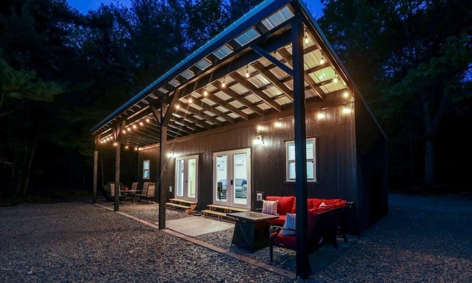 Town of Schodack Apartment | Tiny House 2.5 hrs NYC and Boston Waterfront WIFI