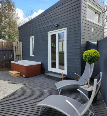 Saint-Jean-d'Elle House | tiny-house avec jaccuzi