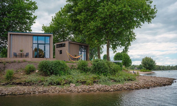 Maurik House | Tiny House by Dutch Waterfront Retreat