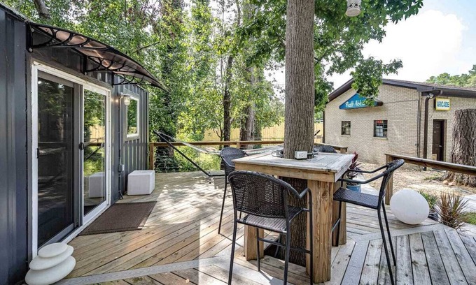 Lithia Springs House | Tiny House & Huge Arcade Near Six Flags Over Georgia - Clothing Optional