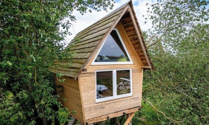 Warnow Cabin | Tiny house in a tree in a tiny, quiet village on the lake district