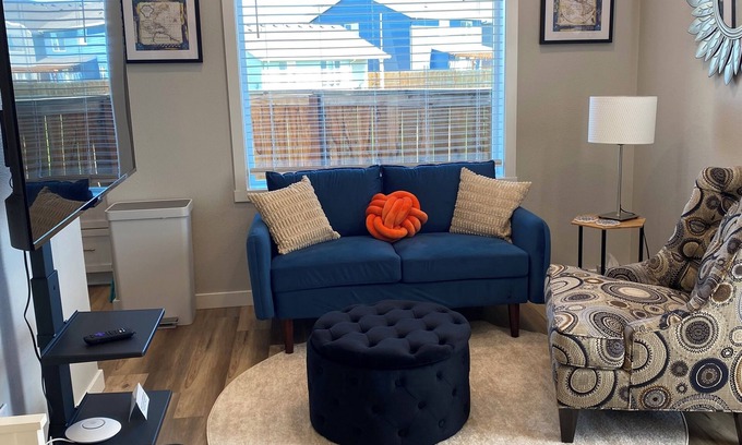 Salem Cottage | Tiny House on 49th Ave NE Salem, Oregon