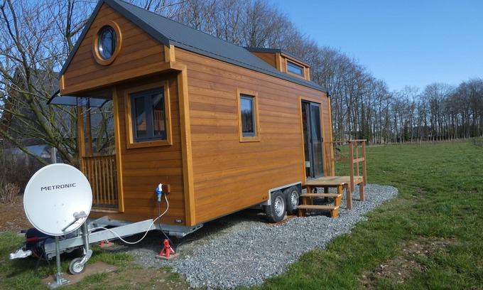 Bernieres Cottage | Tiny House Oscar meadow