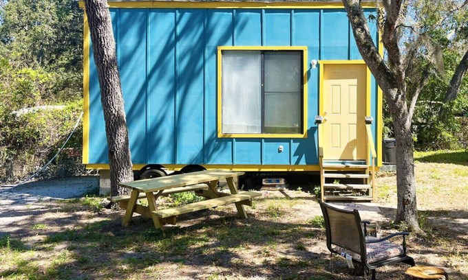 Umatilla Cabin | Tiny House Retro Cabin