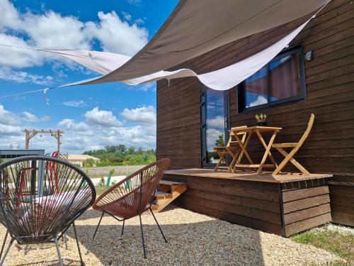 Salignac-sur-Charente House | Tiny La Part Des Anges
