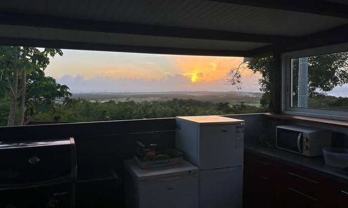 Saint-Louis House | TIPI 1 Fwomajé Domaine de Meilly