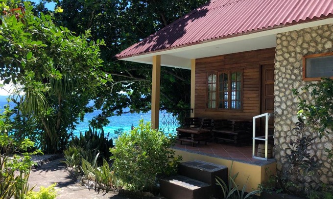 Basdiot Resort | Tipolo Beach Resort