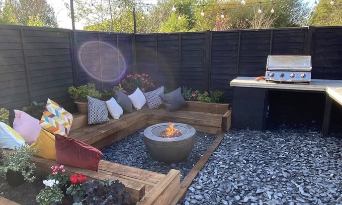 New Forest District Cottage | Tipsy Cottage, 2 bedroom with fire-pit and BBQ