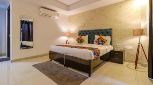 DLF Phase 5 House | TIPSYY INN 007