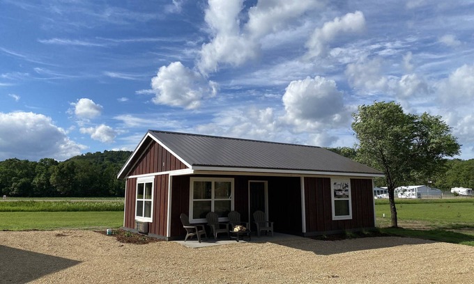 Pepin Cabin | TK's Pepin Getaway RentalLLC Cabin 3 Less than 5 min from Lake Pepin/winery/town