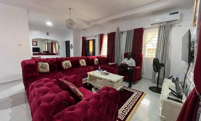 Ikorodu Apartment | TKOne Luxury Staycation, Ikorodu, Lagos