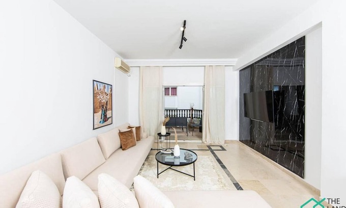 Sidi Dhrif Apartment | Le Parfait II : Bord de mer, central et luxueux
