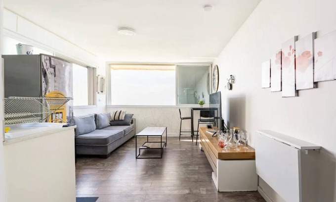 Haifa Apartment | TNC - Panoramic View 7 Mins Drive to Bahai Gardens