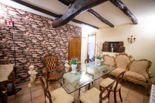 Bomarzo Apartment | To Be Home