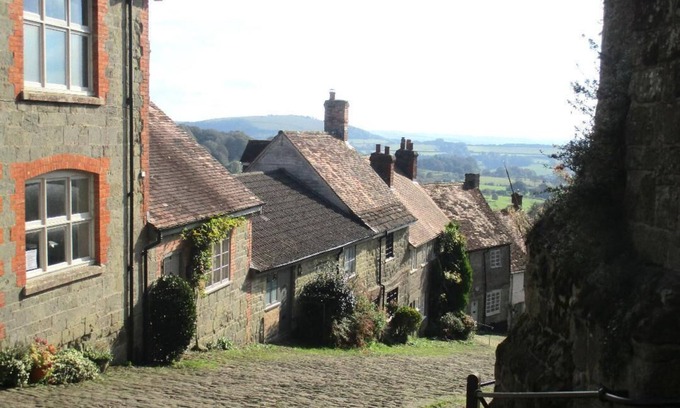 Shaftesbury Apartment | Tobys Court - ground floor apartment with private parking