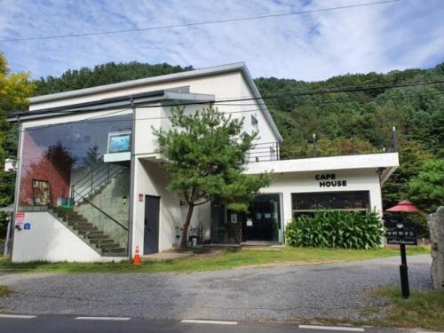 Gwangju House | Toechon Cheonjinam Pension