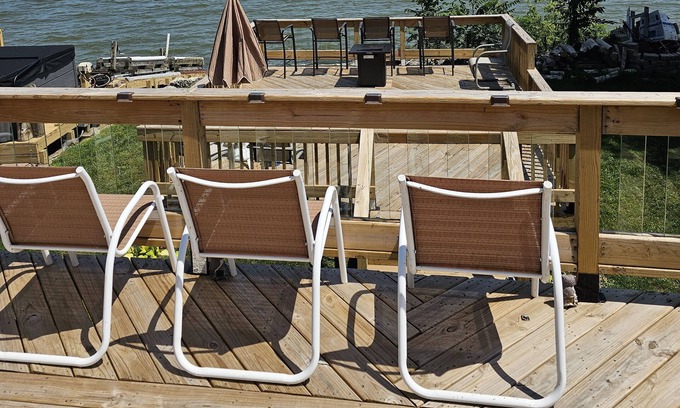 Toledo House | Toledo, lakeside home 3 bdrm sleep 7 on Lake Erie with 4 decksnto choose from.
