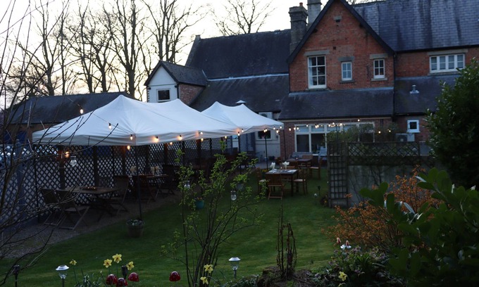 Croxton Kerrial Bed & Breakfast | Tollemache Arms