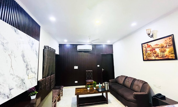 Jangpura Bed & Breakfast | Tom and jerry residency