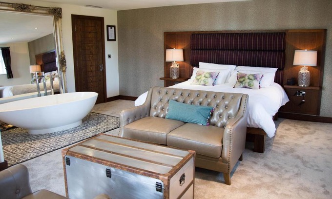 Potto Bed & Breakfast | Tomahawk Steakhouse Potto