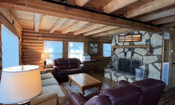 Oak Shores House | Tomos Landing-Walking Distance to the Marina with Private Slip!
