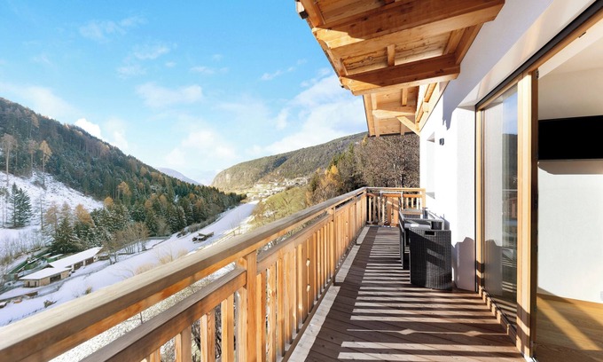 Trodena Apartment | Töniglerhof "Apartment Abendrot" with Mountain View, Garden & Wi-Fi